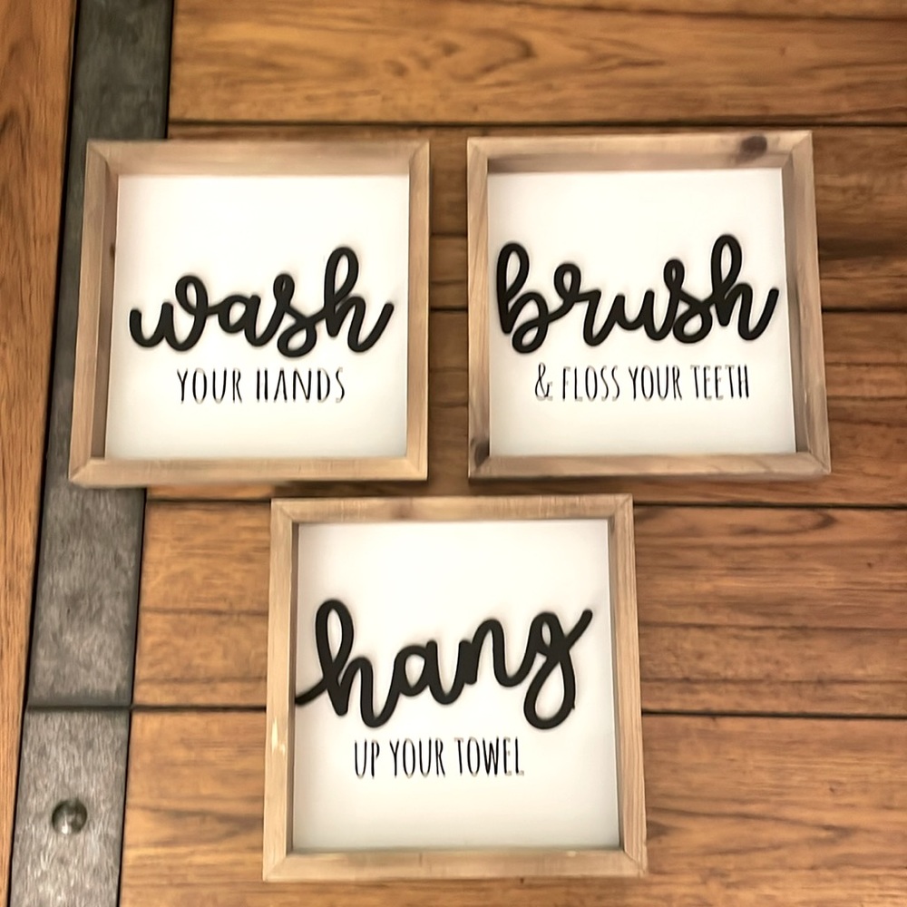 New View Wash Brush Hang Wall Decor 3 Piece Set